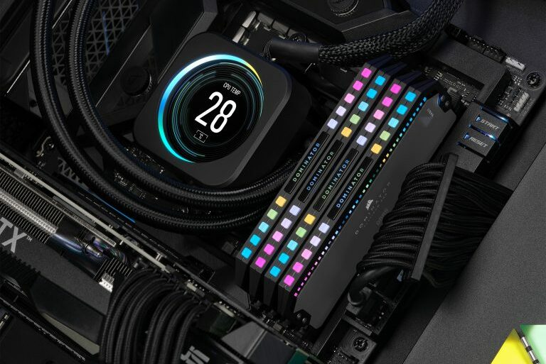 DOMINATOR_RGB_PLATINUM_GREY_DDR5_AMD